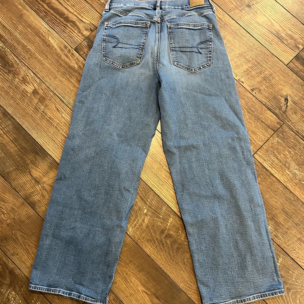 American Eagle Curvy Super High-Rise Baggy Straight Light Blue Denim Jeans - Picture 2 of 10
